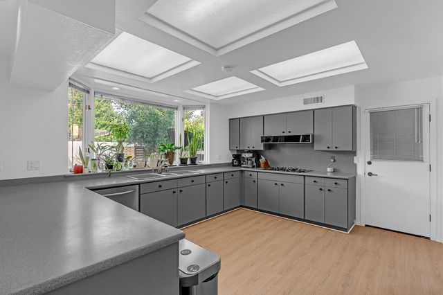 6301 Faustino Way, Sacramento, CA 95831