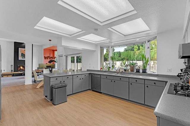 6301 Faustino Way, Sacramento, CA 95831