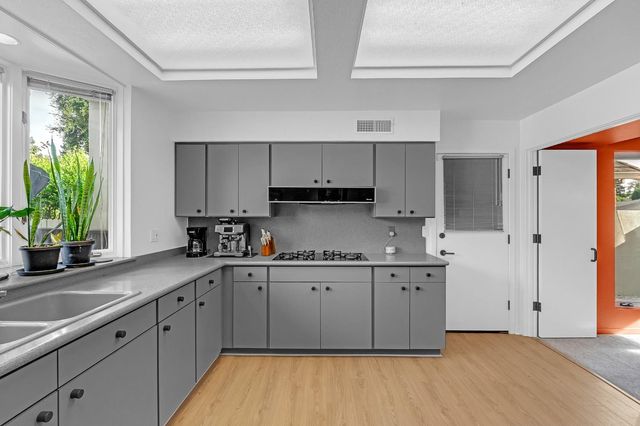 6301 Faustino Way, Sacramento, CA 95831