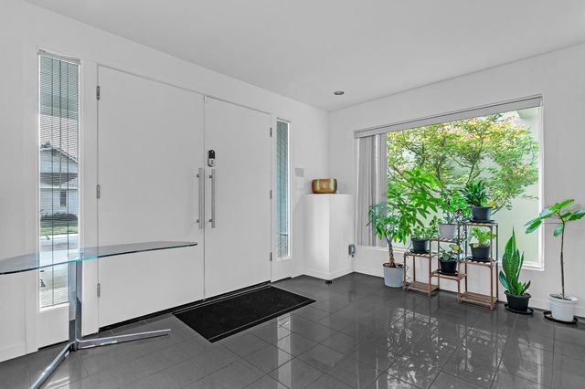 6301 Faustino Way, Sacramento, CA 95831