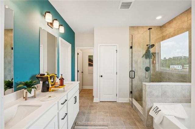 445 Kennington Walk, Loganville, GA 30052