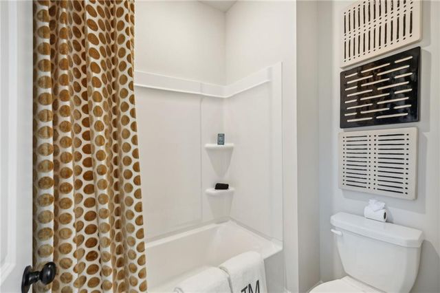 445 Kennington Walk, Loganville, GA 30052