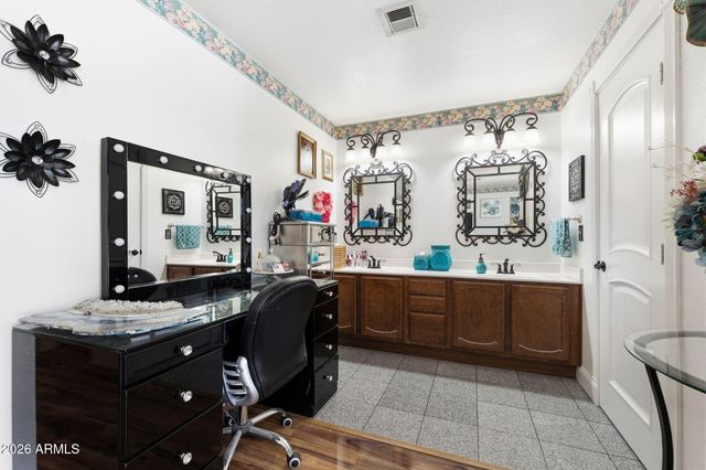 4045 S TAYLOR Drive, Tempe, AZ 85282