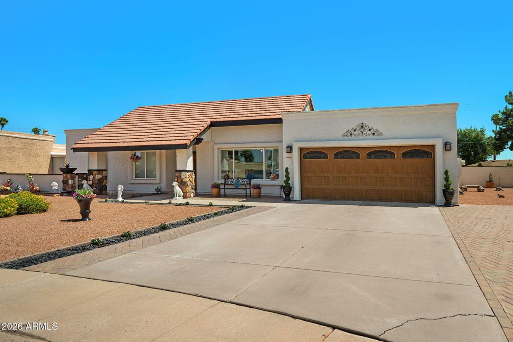 4045 S TAYLOR Drive, Tempe, AZ 85282