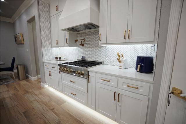 3220 Baylor Boulevard, Midlothian, TX 76065