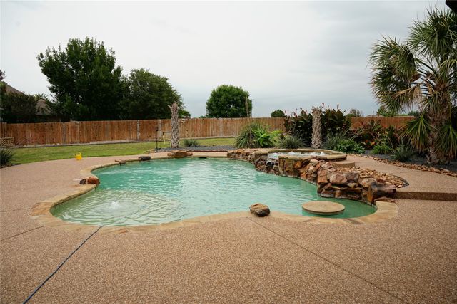 3220 Baylor Boulevard, Midlothian, TX 76065