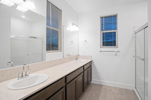 2455 Explorador Dr, Merced, CA 95340