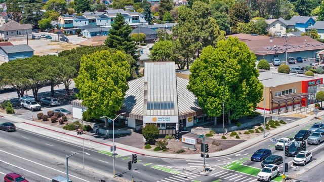 806 Ocean Street, Santa Cruz, CA 95060