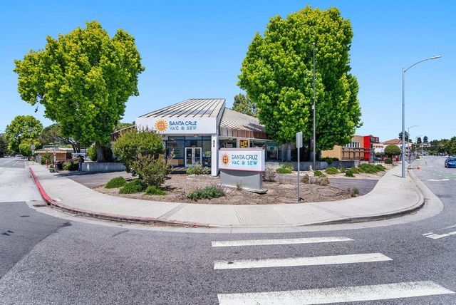 806 Ocean Street, Santa Cruz, CA 95060
