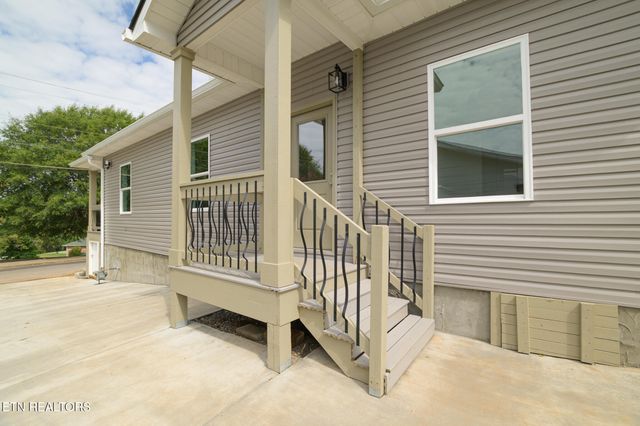 1810 Reynolds St, Knoxville, TN 37921