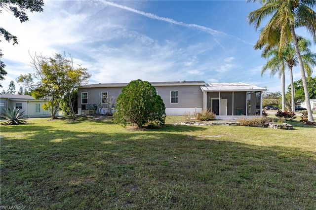 165 Riverwood RD, Naples, FL 34114