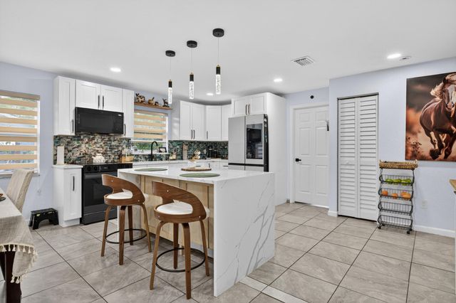 900 SW 12th Street, Belle Glade, FL 33430