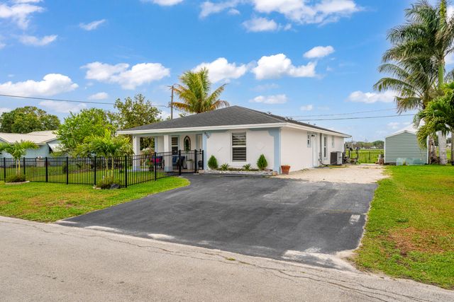 900 SW 12th Street, Belle Glade, FL 33430