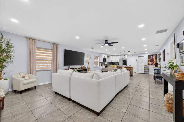 900 SW 12th Street, Belle Glade, FL 33430