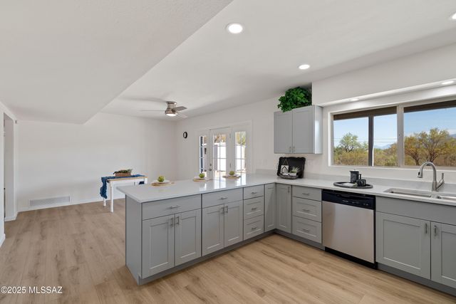 4760 N Paseo De Los Rancheros, Tucson, AZ 85745