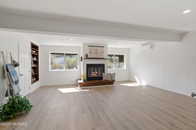 4760 N Paseo De Los Rancheros, Tucson, AZ 85745