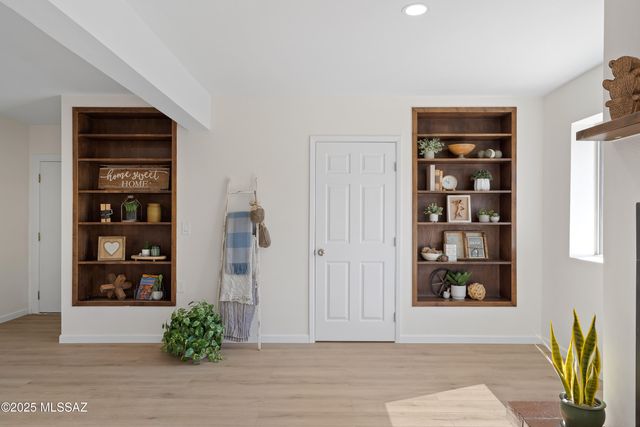 4760 N Paseo De Los Rancheros, Tucson, AZ 85745