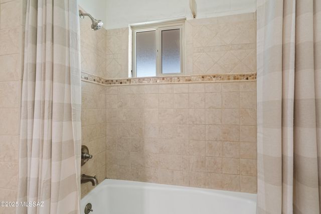 4760 N Paseo De Los Rancheros, Tucson, AZ 85745