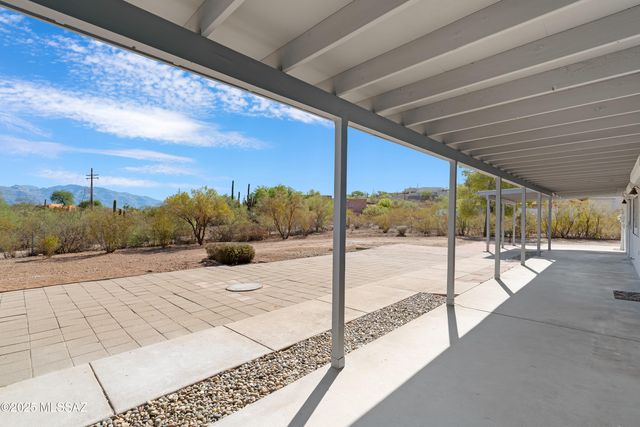 4760 N Paseo De Los Rancheros, Tucson, AZ 85745