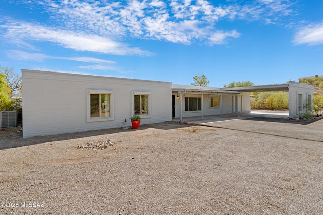 4760 N Paseo De Los Rancheros, Tucson, AZ 85745