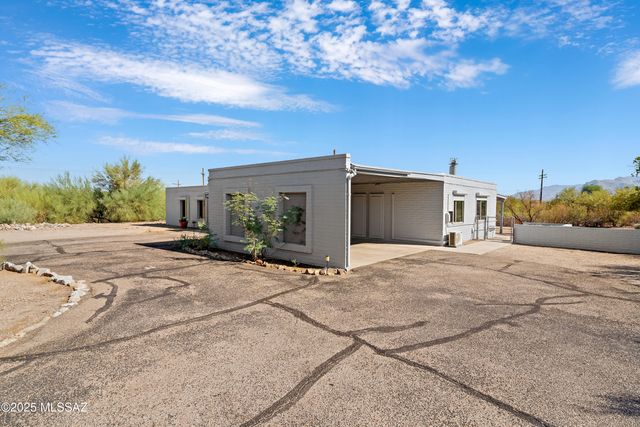 4760 N Paseo De Los Rancheros, Tucson, AZ 85745