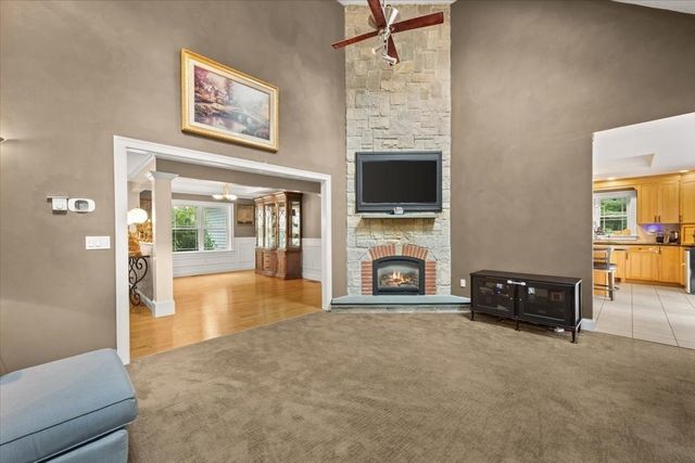 10 Anderson Way, Lakeville, MA 02347