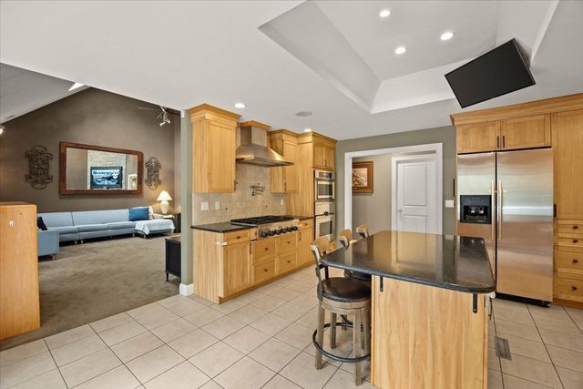 10 Anderson Way, Lakeville, MA 02347