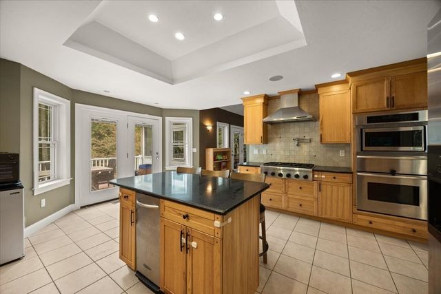 10 Anderson Way, Lakeville, MA 02347