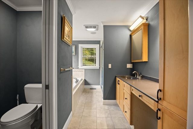 10 Anderson Way, Lakeville, MA 02347