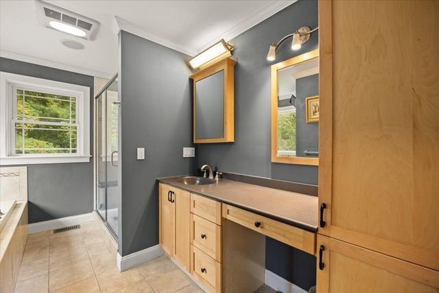 10 Anderson Way, Lakeville, MA 02347