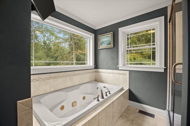 10 Anderson Way, Lakeville, MA 02347