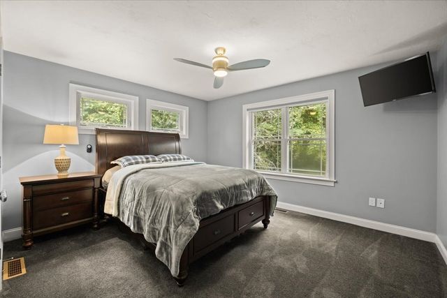 10 Anderson Way, Lakeville, MA 02347