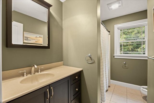 10 Anderson Way, Lakeville, MA 02347