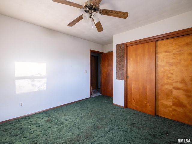 304 PARKWAY Lane, Pekin, IL 61554