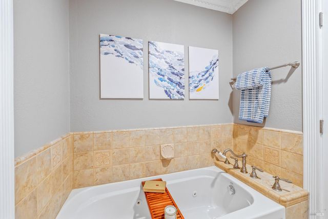 19351 Del Mar Dr, Fort Bragg, CA 95437