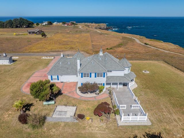 19351 Del Mar Dr, Fort Bragg, CA 95437