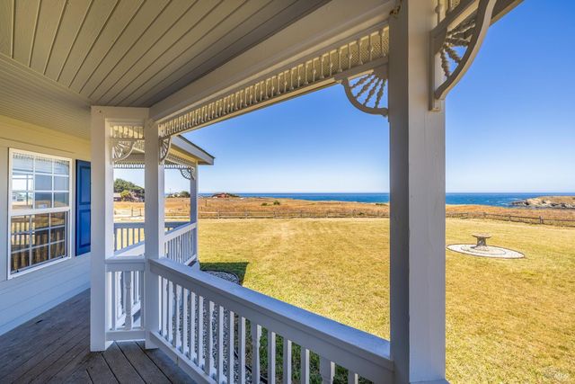 19351 Del Mar Dr, Fort Bragg, CA 95437