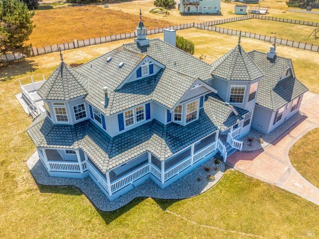 19351 Del Mar Dr, Fort Bragg, CA 95437