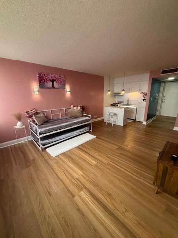 7234 W North Avenue 1005, Elmwood Park, IL 60707