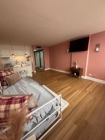 7234 W North Avenue 1005, Elmwood Park, IL 60707