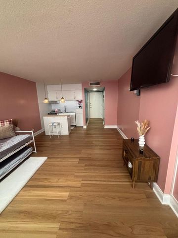 7234 W North Avenue 1005, Elmwood Park, IL 60707