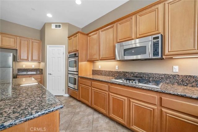 15590 Syracuse Lane, Fontana, CA 92336