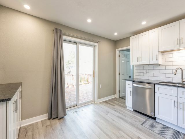 237 W 12th Street S, Newton, IA 50208