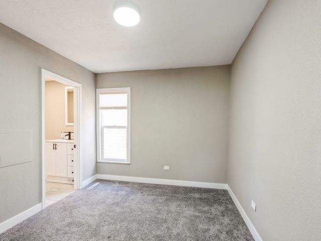 237 W 12th Street S, Newton, IA 50208