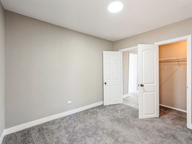 237 W 12th Street S, Newton, IA 50208