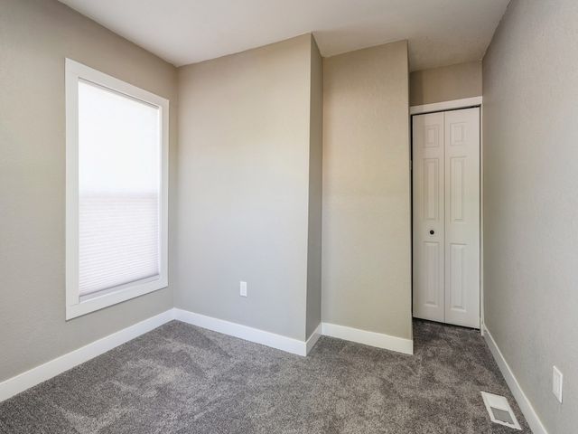 237 W 12th Street S, Newton, IA 50208