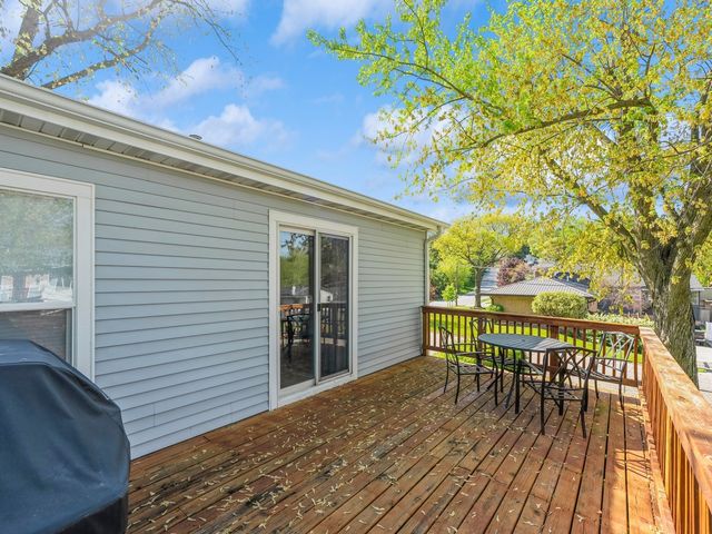 237 W 12th Street S, Newton, IA 50208