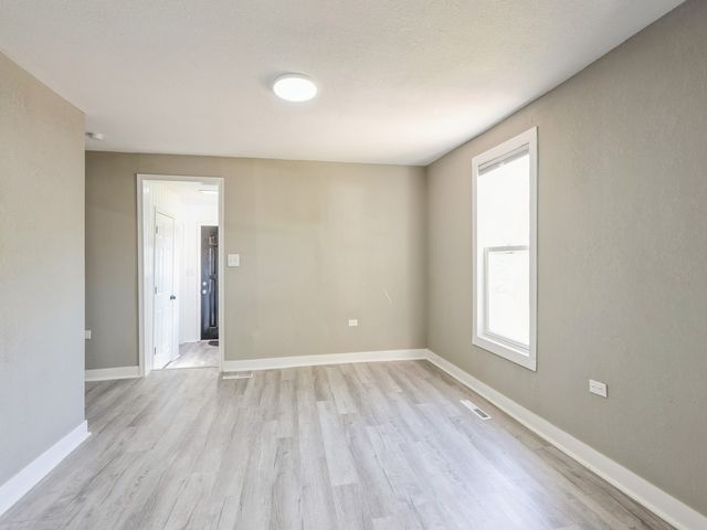 237 W 12th Street S, Newton, IA 50208