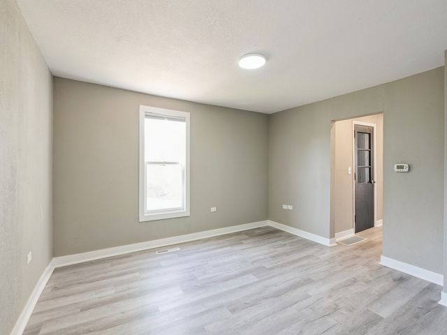 237 W 12th Street S, Newton, IA 50208