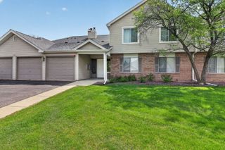 7040 Remington Court 101, Woodridge, IL 60517